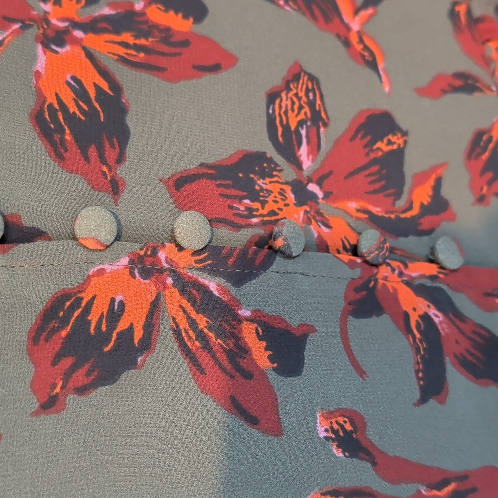 Madewell Moonblossom Ruffle-Sleeve Dress in the Winter Orchid floral pattern.  - Picture 7 of 8